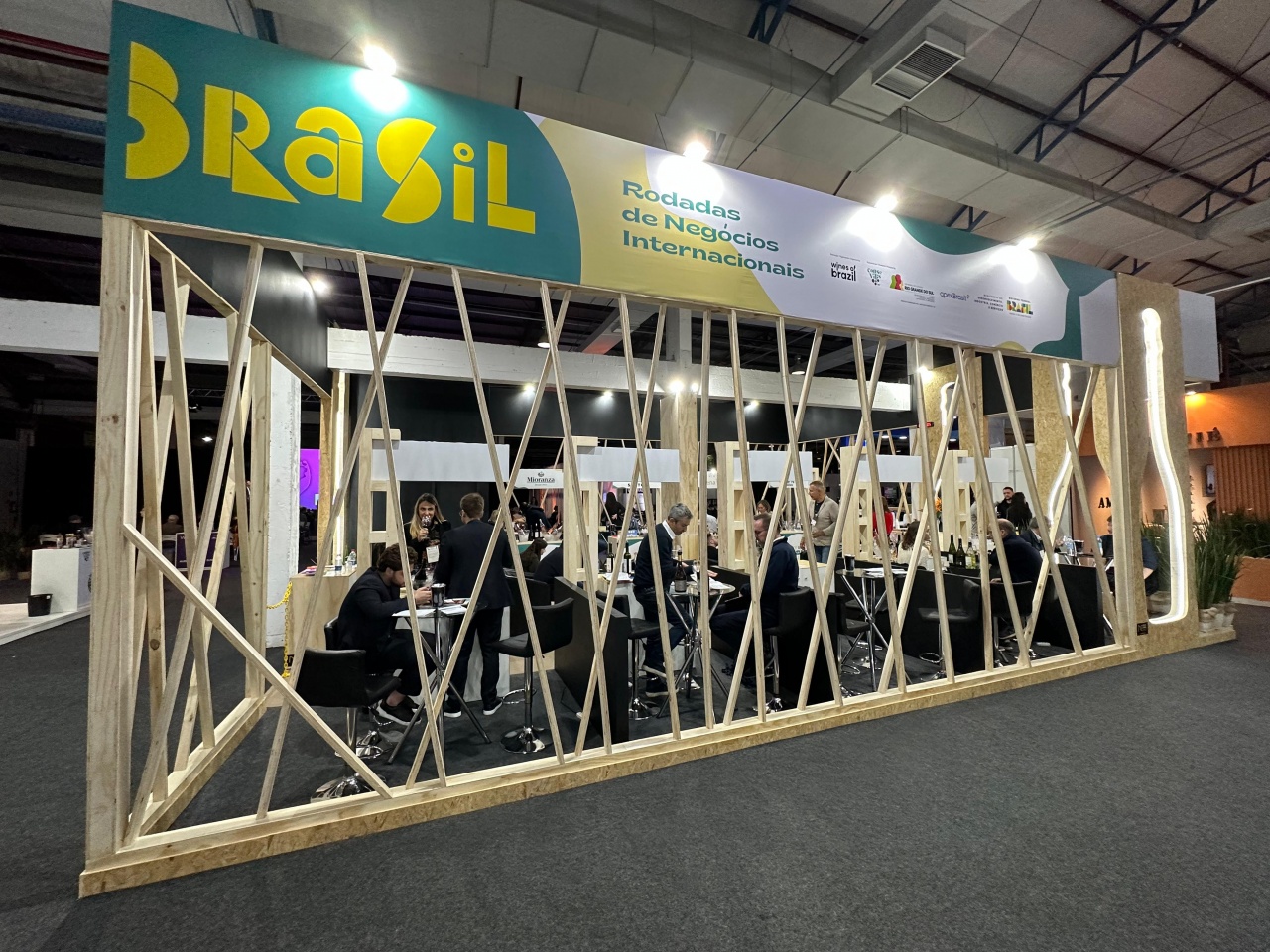1 Espaço exclusivo do Wines of Brazil em parceria com a ApexBrasil recebeu mais de 350 rodadas de negócios internacionais. Foto Consevitis-RS, divulgação